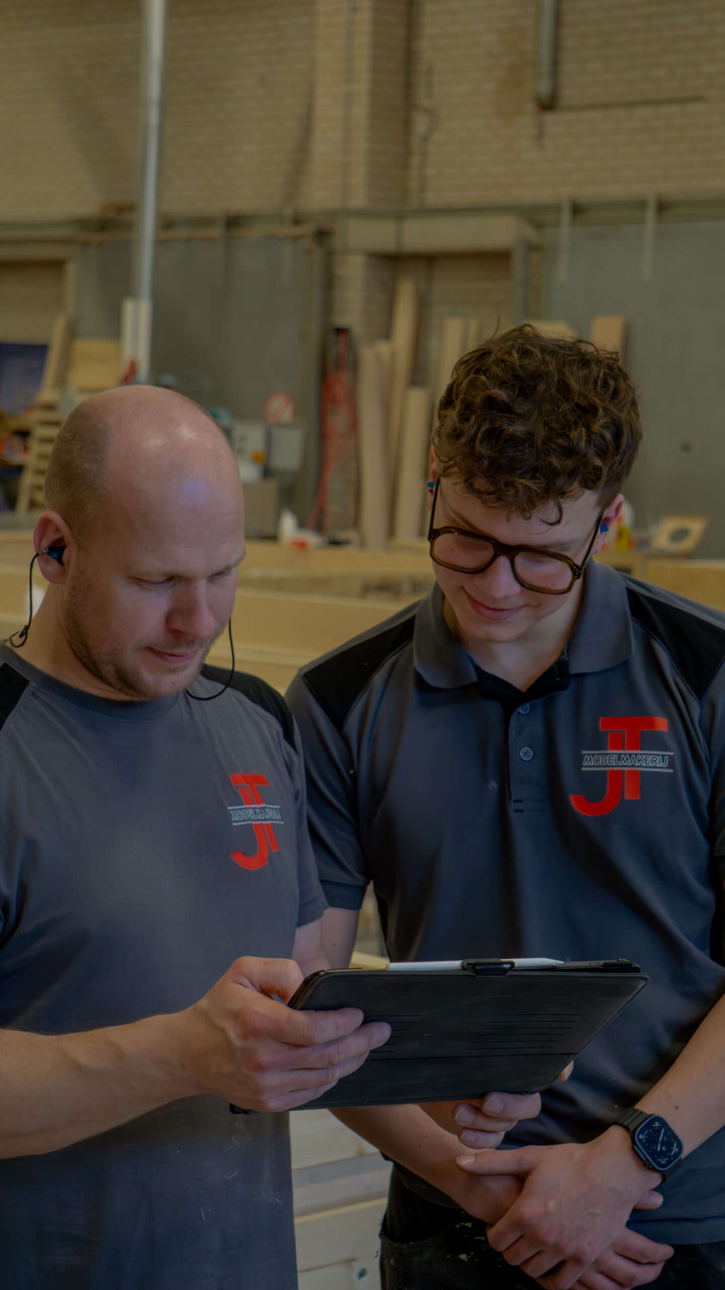 Samen aan het werk bij JT Modelmakerij